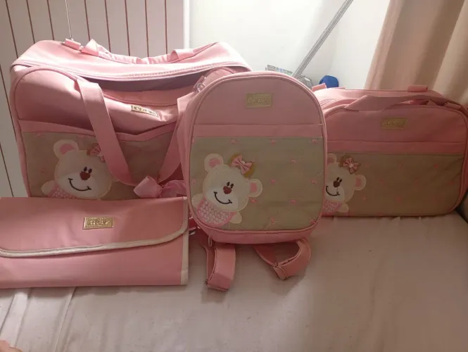 Kit de bolsa Maternidade rosa menina
