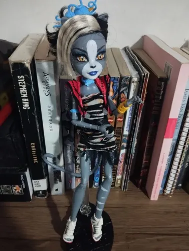 Monster high meowlody zombie shake 