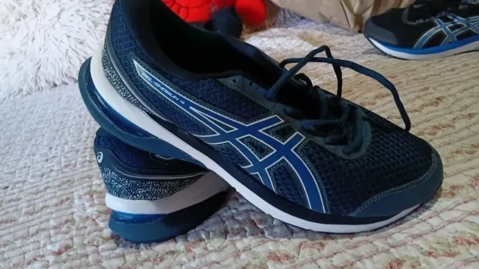Tenis masculino asics novo tamanho 41