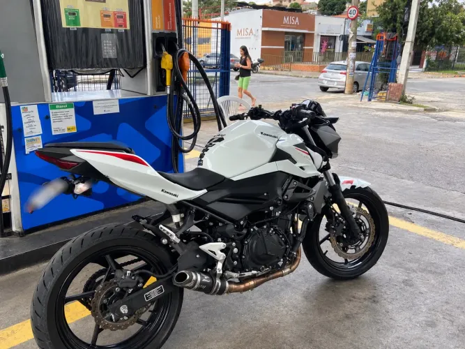 Kawasaki Z400 BRANCA OPORTUNIDADE