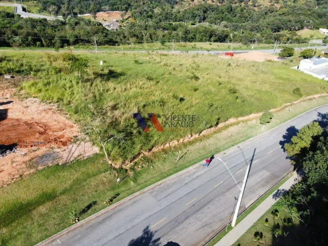 Lote Condomínio Valle da Serra, com vista para área de preservação.