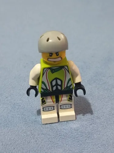 LEGO minifigura Team X-treme Daredevil 1 (REX-treme), mínimos detalhes nos braços