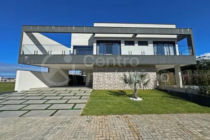 CASA à venda com piscina e 6 quartos em Peruíbe, no bairro Residencial Bosque Três Marias