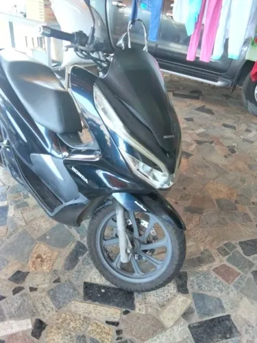 Moto PCX em perfeito estado de conservação, toda revisada, único dono
