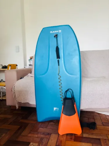 Prancha Bodyboard + Pé de pato 