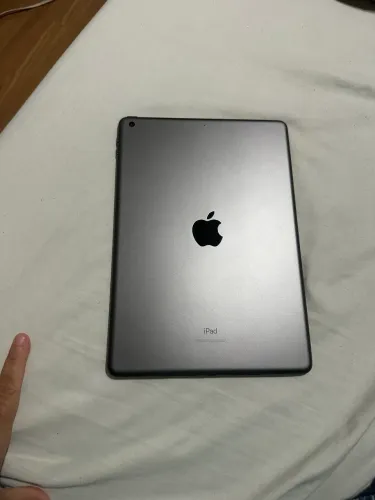 Ipad 8ª geração com Apple Pencil e capa