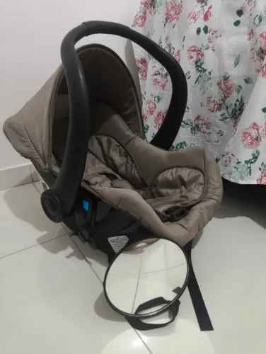 Bebê conforto  + espelho 