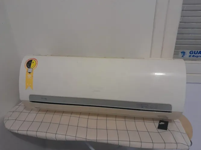 Vendo ar condicionado 12.000 BTUs,já com serpentinas só instalar ,faço no cartão tambem