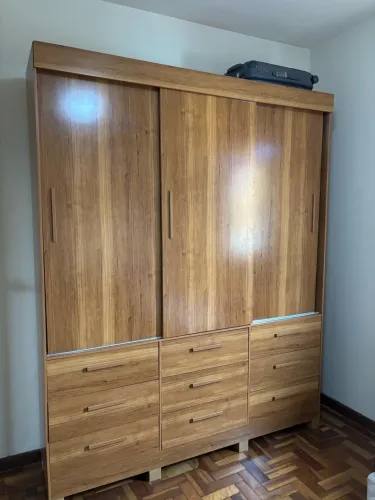 Guarda roupa casal 3 portas 9 gavetas