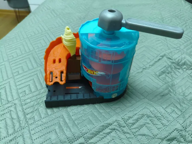 Pista Hotwheels City Sorveteria + pistas retas