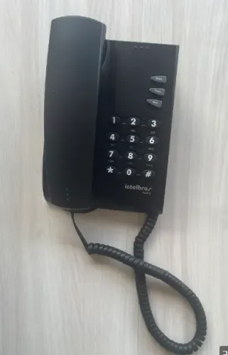 Telefone pleno preto Intelbras