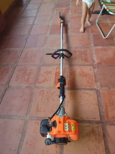 Motosserra podador com estensor