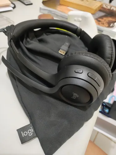 Headset Bluetooth sem fio Zone 300 Logitech