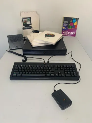 NeXTstation Color N1200 Steve Jobs - Computador Raro Colecionável