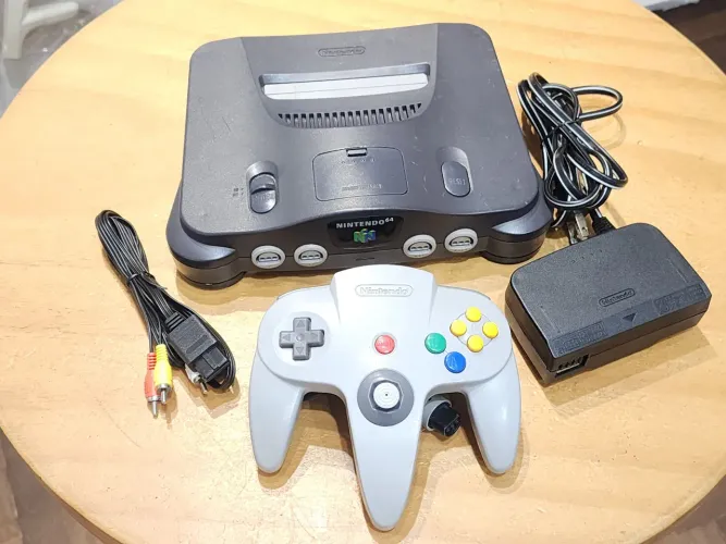 Nintendo 64 com fonte e controle original