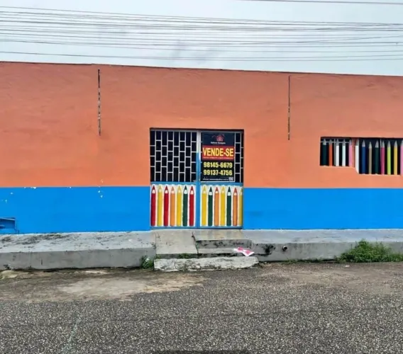 Aluga-se prédio comercial escolar no Conj. Antônio Gueiros
