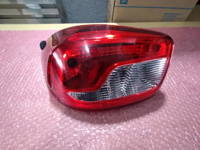 Lanterna esquerda kwid sem LED 2018 2024 original usada pequena restauração CD 384