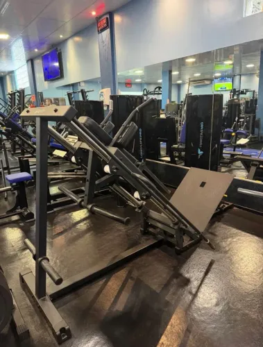 Hack squat /Leg Press 3 em 1 Konnen Fitness - Profissional