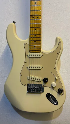 GUITARRA TG-530 TAGIMA - HEADSTOCK BICO DE PAPAGAIO