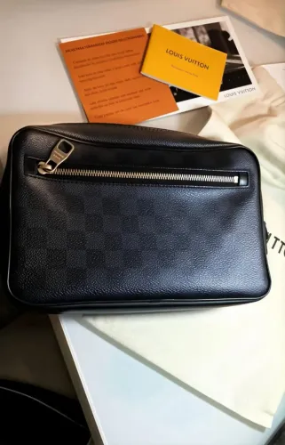 Bolsa/necessaire Louis Vuitton