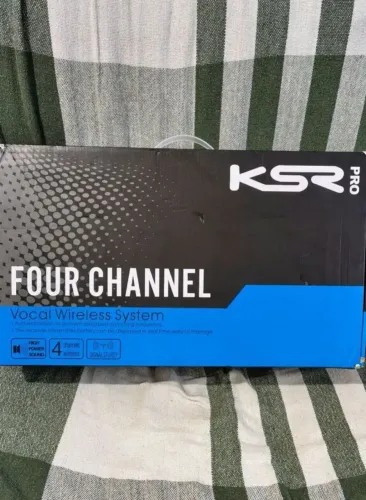 Microfone Sem Fio KSR PRO KT-4HH UHF - 4 canais - 80 frequências