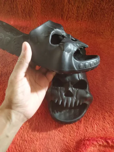 Chenelo de caveira preto