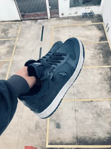 Tênis Nike dunk preto