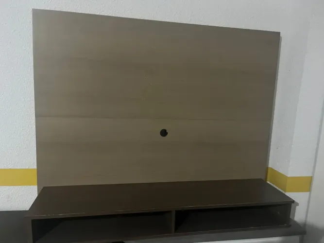? VENDE-SE MÓVEIS DE SALA - PAINEL + 2 RACKS + MESA DE CENTRO