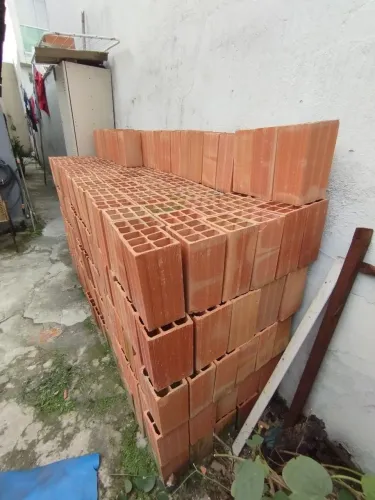 Vende se Tijolos Baiano