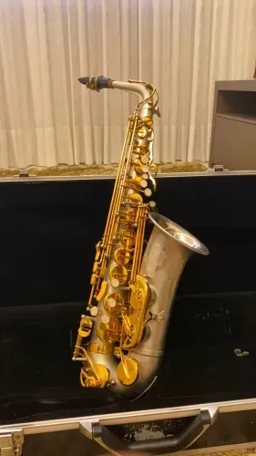 Sax Alto Suzuki - Modelo Único (Silver & Gold) + Kit Completo (Exclusivo)