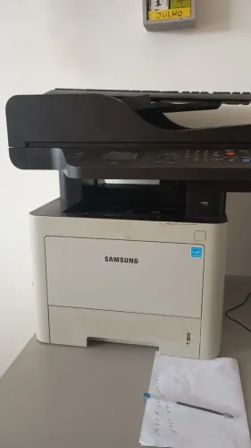 Impressora multifuncional monocromática Samsung ProXpress SL-M4070FR.