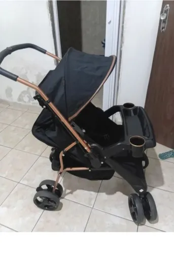 Carrinho de passeio de bebê