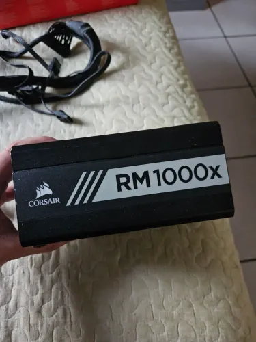 Corsair Rm1000x (Não possui todos os cabos!)