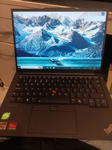 Notebook Lenovo ThinkPad E14 Gen 6 AMD Ryzen - Completo na Caixa (Estado de Novo