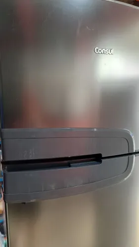 VENDO GELADEIRA CONSUL INOX FROST FREE. SUPER CONSERVADA FAÇO A ENTREGA 
