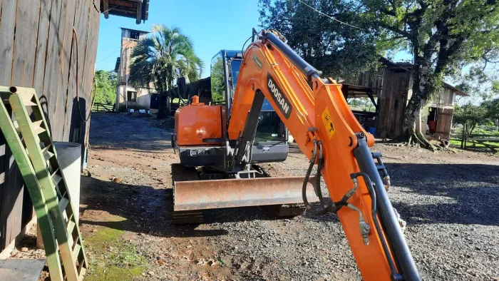 Mini escavadeira Doosan dx 55 900 horas