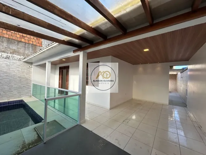 Casa Reformada com Piscina e Energia Solar