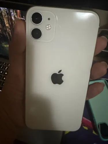 iPhone 11 64 GB COR BRANCO