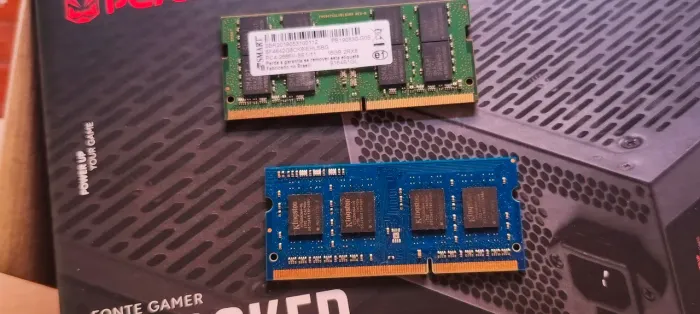 Duas memória RAM de notebook 16GB/4GB 