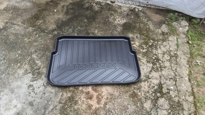 Protetor Porta malas Tracker Bandeija 