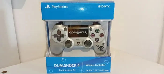 CONTROLE PS4 DUALSHOCK 4 TEMÁTICO GOD OF WAR PRATA