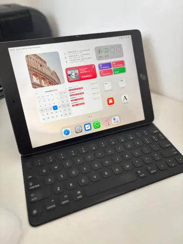 iPad 9 e teclado Smart Folio 