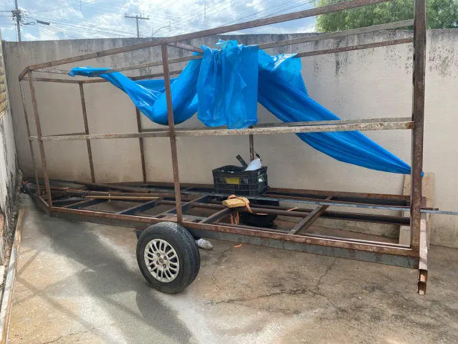 Carretinha Baú reboque 5 metros (não finzalizada)