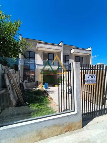 Sobrado à venda no bairro Maria Antonieta em Pinhais/PR