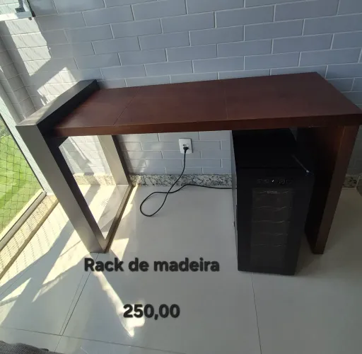 Vendo Rack madeira