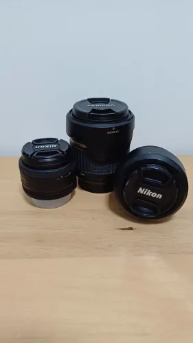 Kit de Lentes p/ Nikon: 35mm f/1.8G + 50mm f/1.8D + Tamron 18-250mm c/ Motor