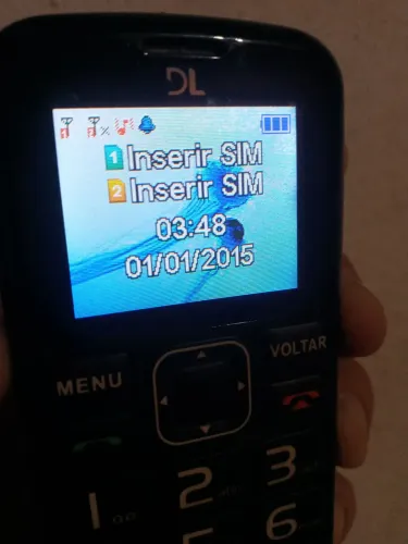 Telefone muito top com lanterna rádio AM FM os botões Grande