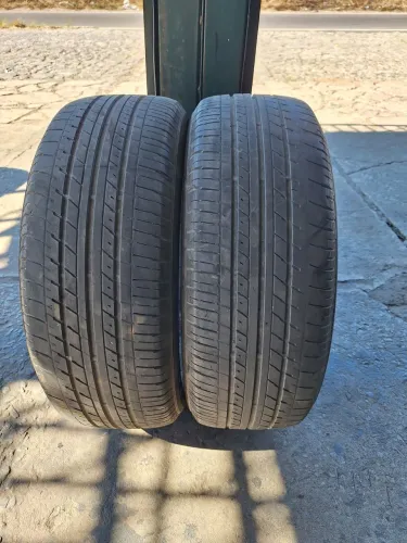 Pneus 215 55 17 Bridgestone (meia-vida)