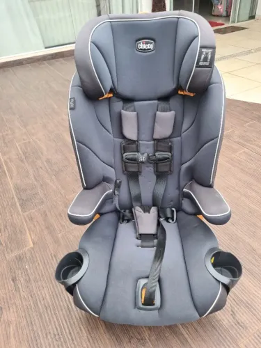 Assento de carro Chicco MyFit 2 em 1 Harness Booster 12-45 kg