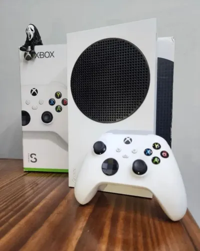 Xbox Series S Na Caixa Semi novo + 1 Mês Gamepass e Outros Jogos